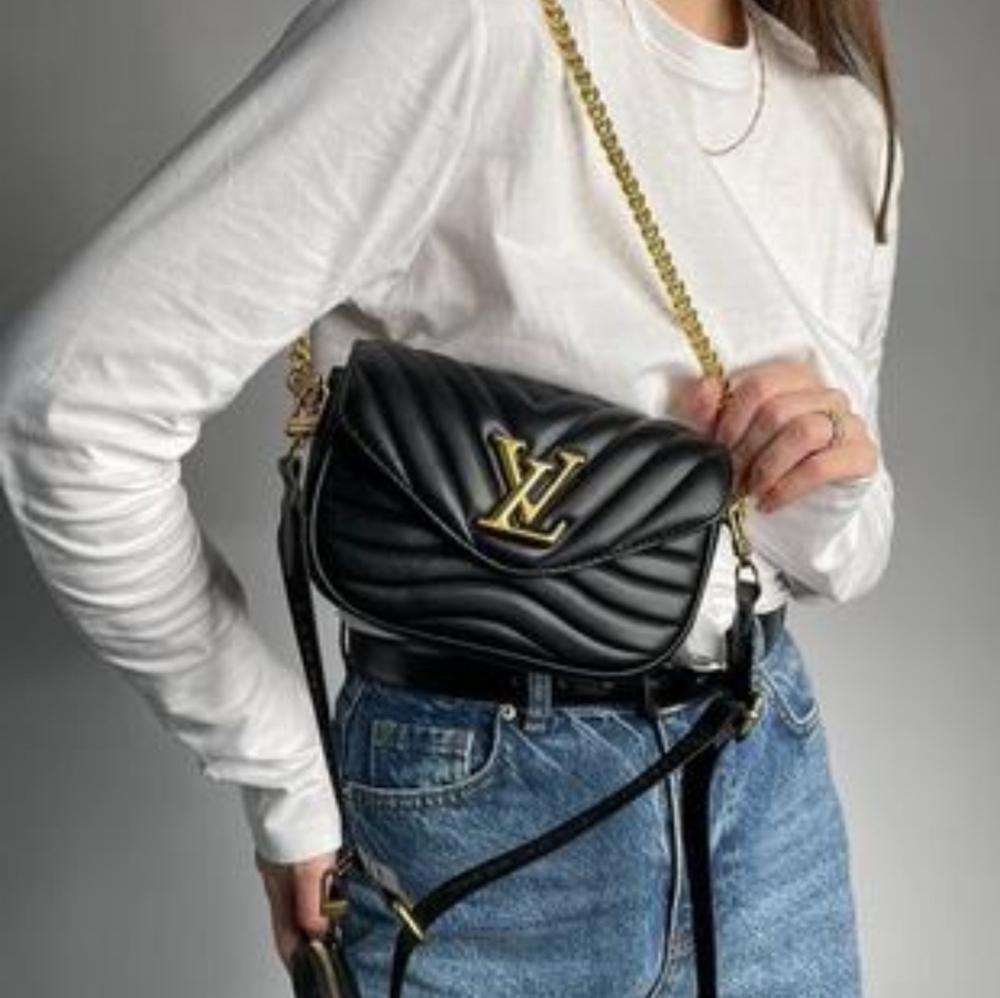 Like NEW!!! Louis Vuitton New Wave Multi Pochette Accessoires Bag In BLACK LV - Picture 10 of 16